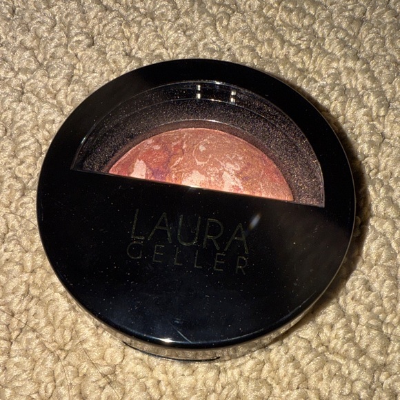 Laura Geller Marbleized Blush in Apricot Berry - Picture 2 of 3